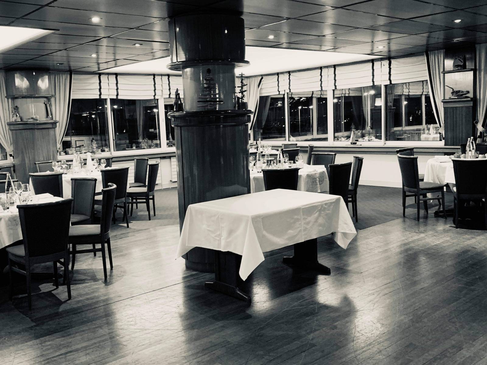 déjeuner debout restaurant les régates le Havre