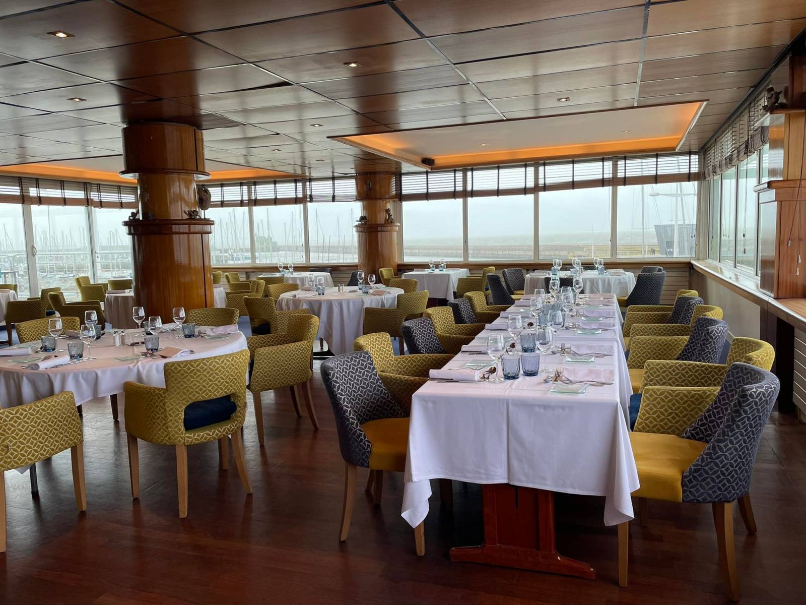 réserver une table pour 10 personnes le Havre vue mer